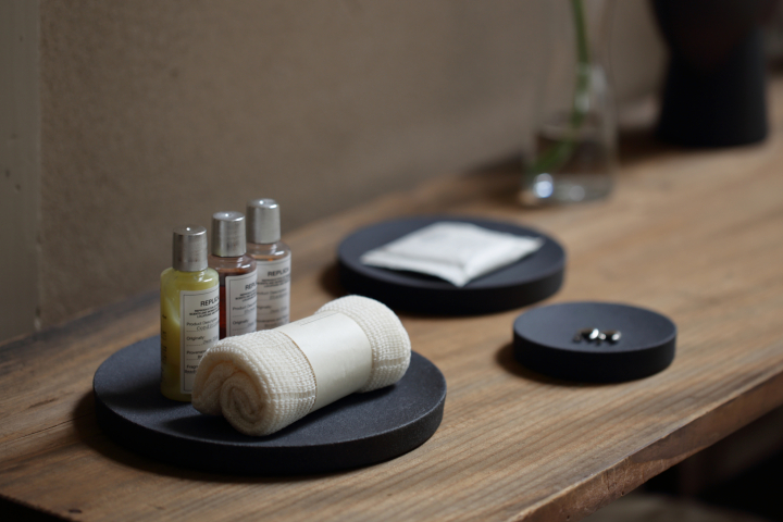 AMENITY TRAY
