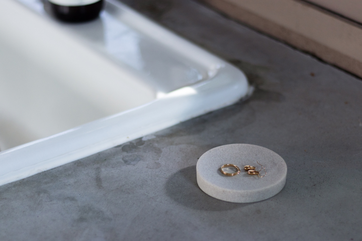 AMENITY TRAY
